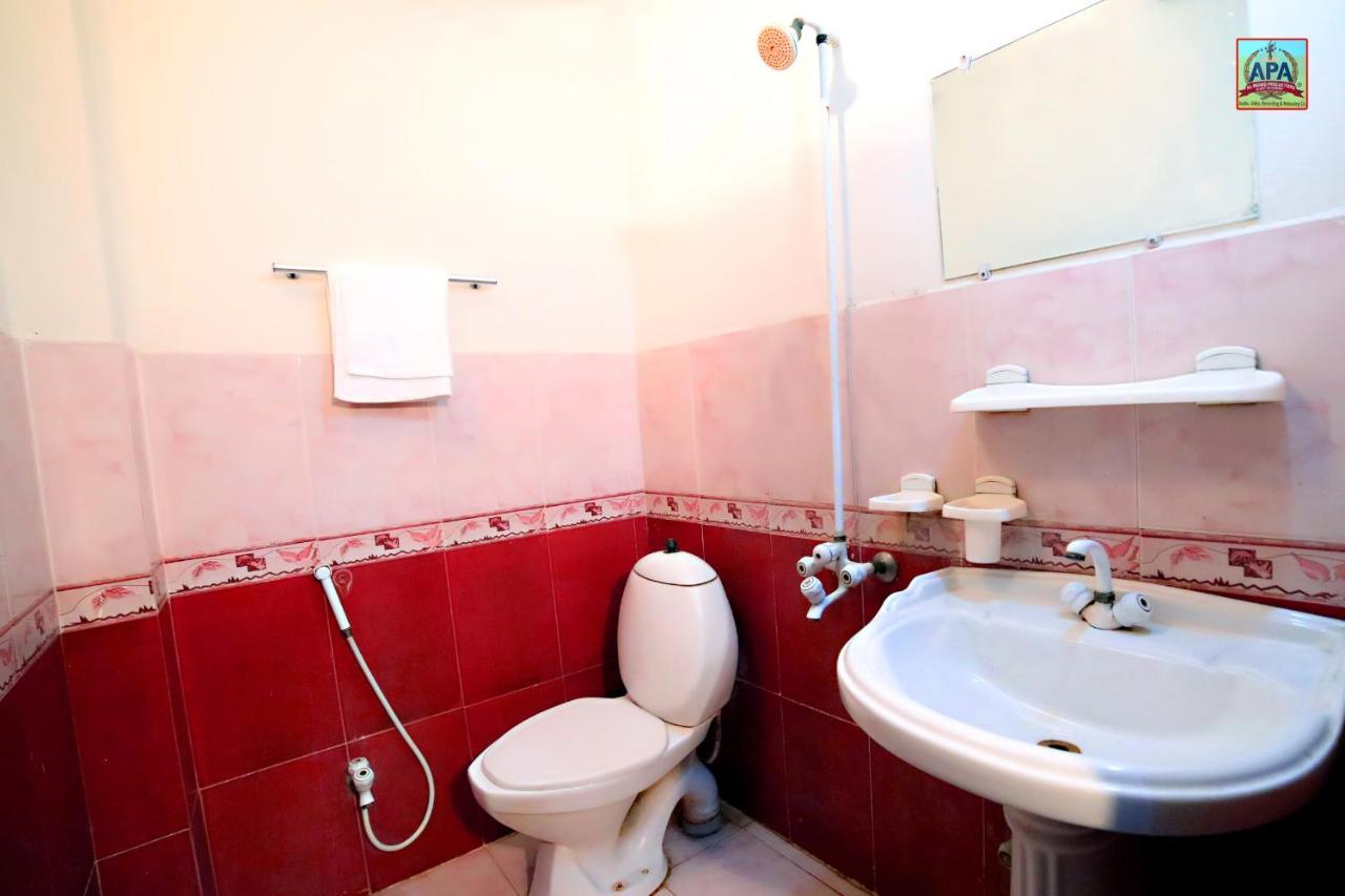 Royal Inn Guest House Lahore Exteriör bild